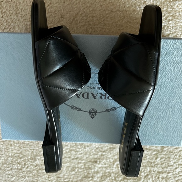 Authentic Prada quilted lambskin nappa leather flat sandals mules black 6.5 SOLD - Picture 9 of 13